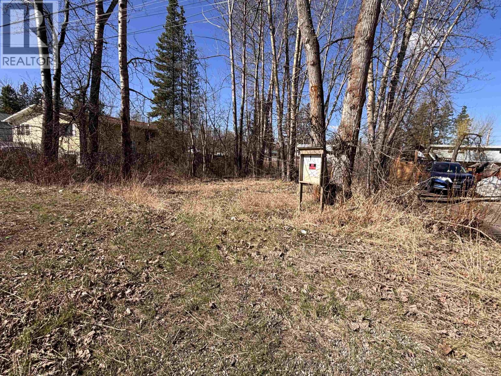 2307 - 2311 Oak Street, Prince George, British Columbia  V2L 2A2 - Photo 3 - R3080621