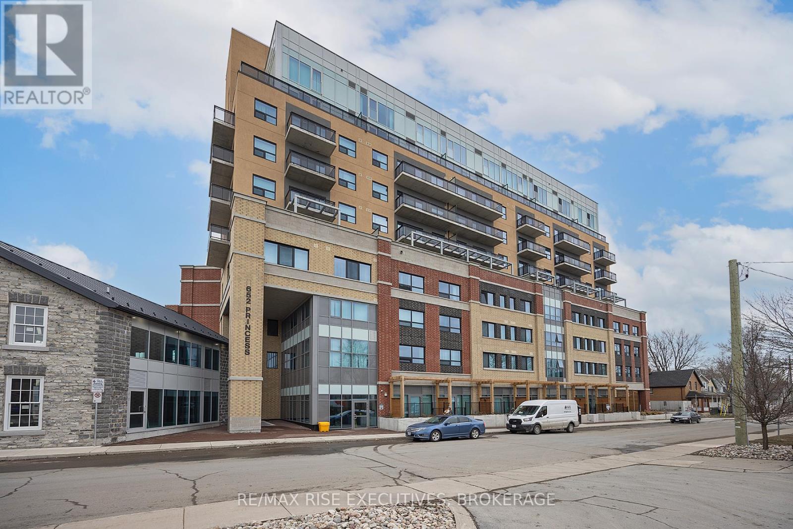 423 - 652 Princess Street, Kingston, Ontario  K7L 1E5 - Photo 1 - X13041544