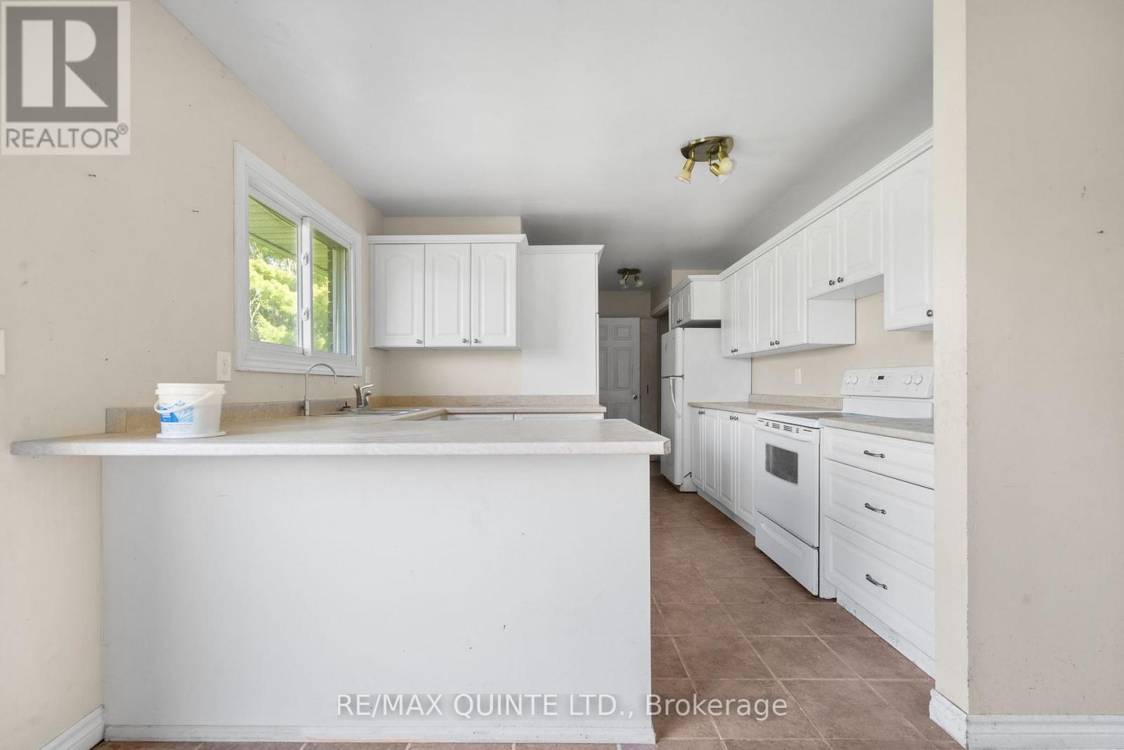 403 Whites Road, Quinte West, Ontario  K8V 5P5 - Photo 10 - X13041312