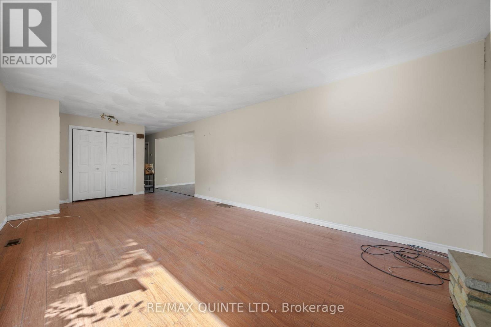 403 Whites Road, Quinte West, Ontario  K8V 5P5 - Photo 8 - X13041312