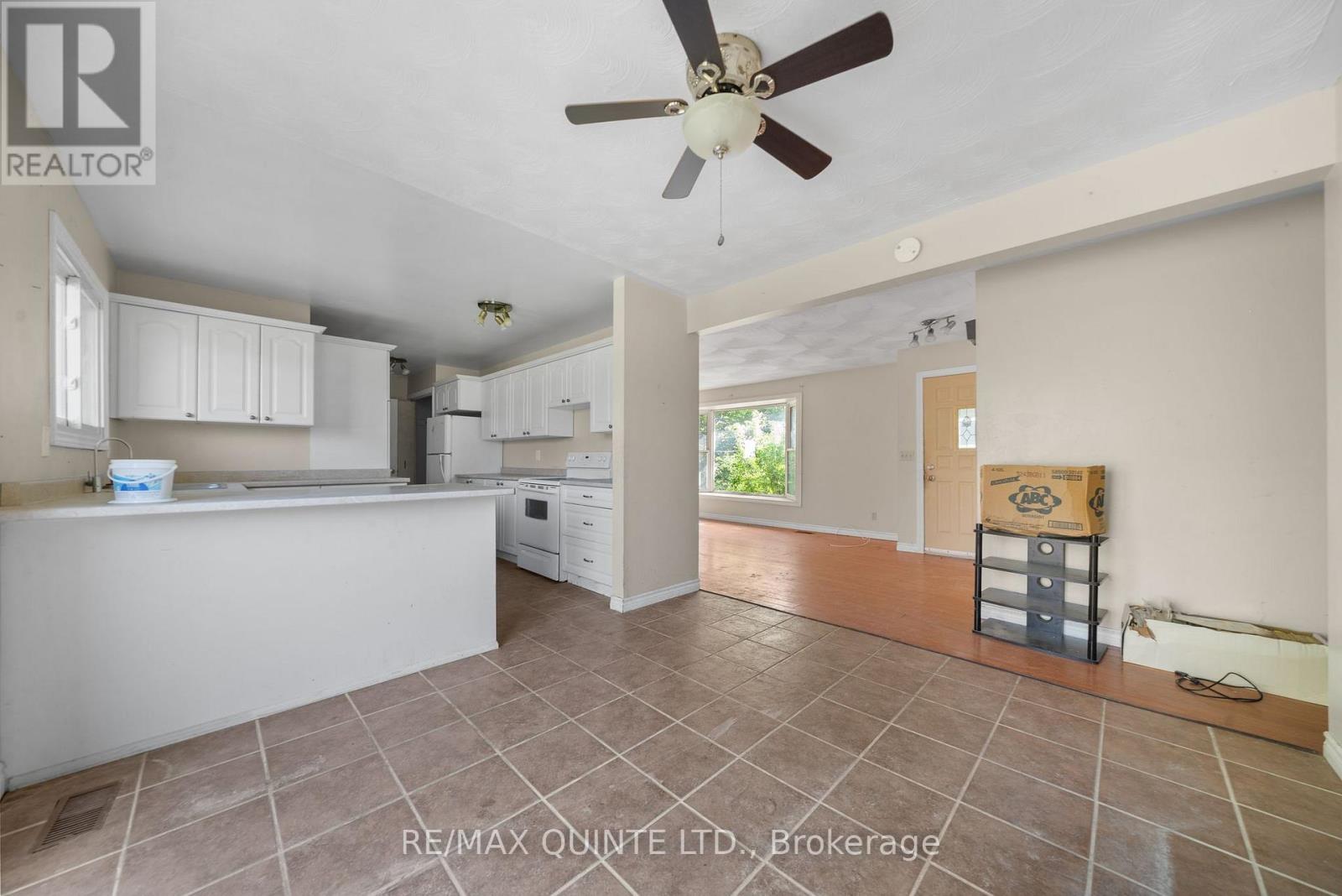 403 Whites Road, Quinte West, Ontario  K8V 5P5 - Photo 9 - X13041312