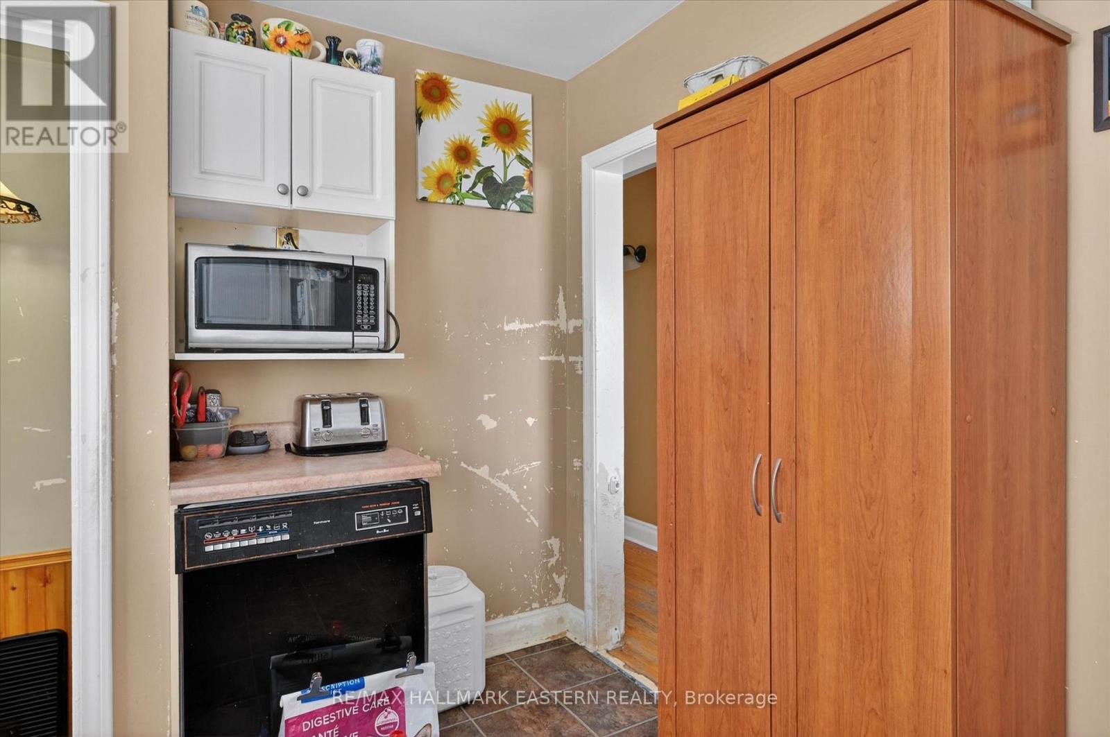 561 Spruce Avenue, Peterborough, Ontario  K9J 5A4 - Photo 12 - X13041374