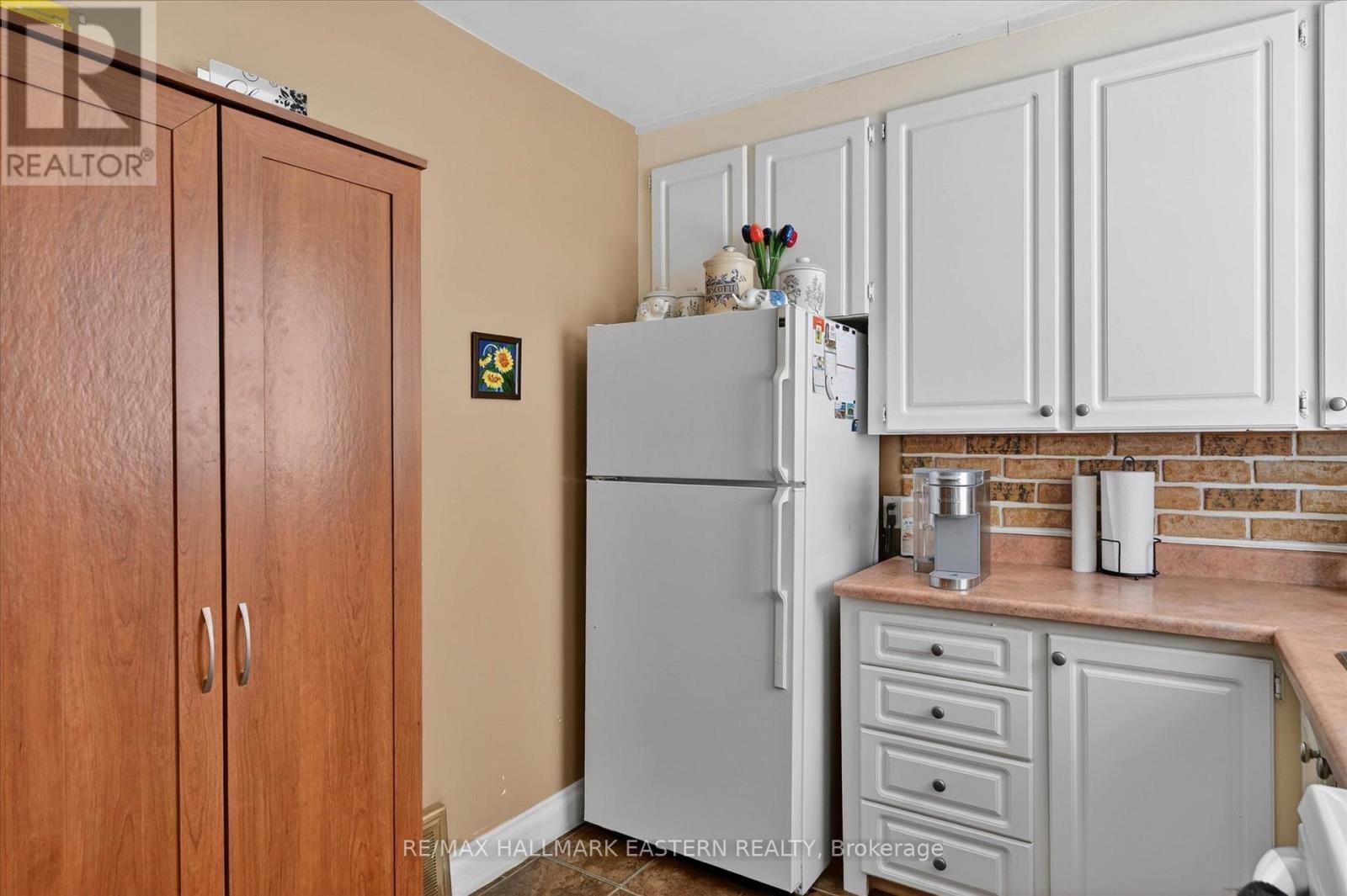 561 Spruce Avenue, Peterborough, Ontario  K9J 5A4 - Photo 13 - X13041374