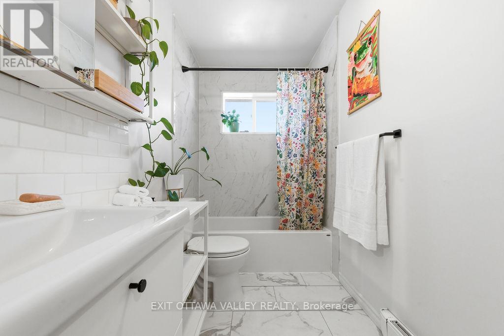 587 Alfred Street E, Pembroke, Ontario  K8A 8A2 - Photo 10 - X13041214