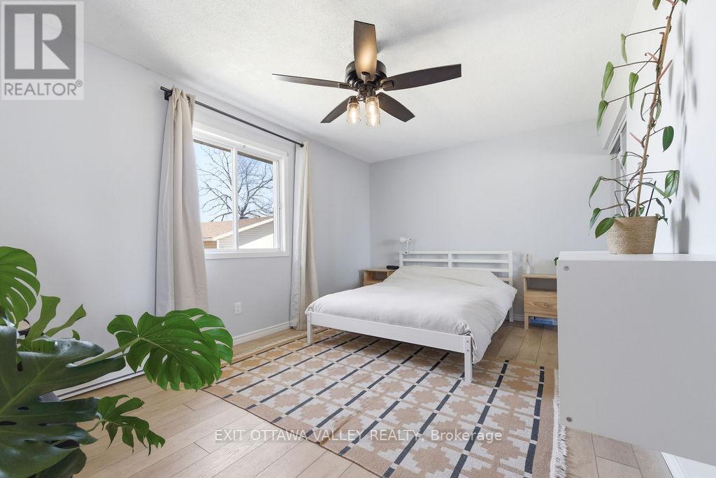 587 Alfred Street E, Pembroke, Ontario  K8A 8A2 - Photo 12 - X13041214