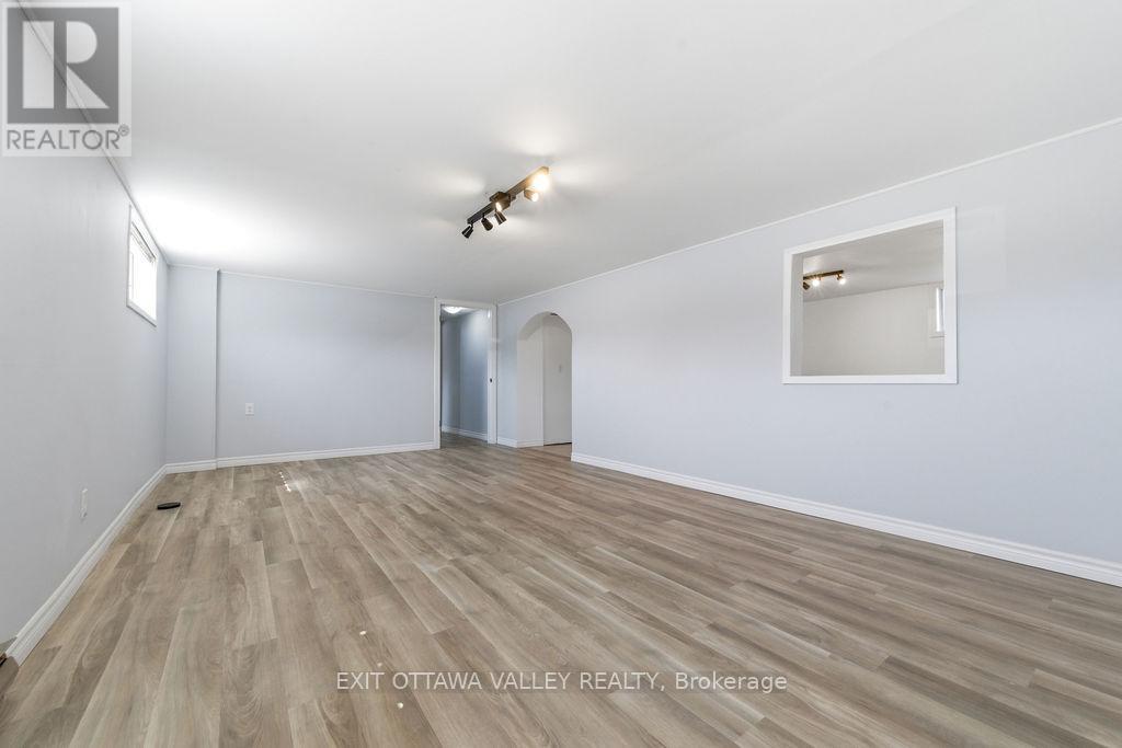 587 Alfred Street E, Pembroke, Ontario  K8A 8A2 - Photo 21 - X13041214