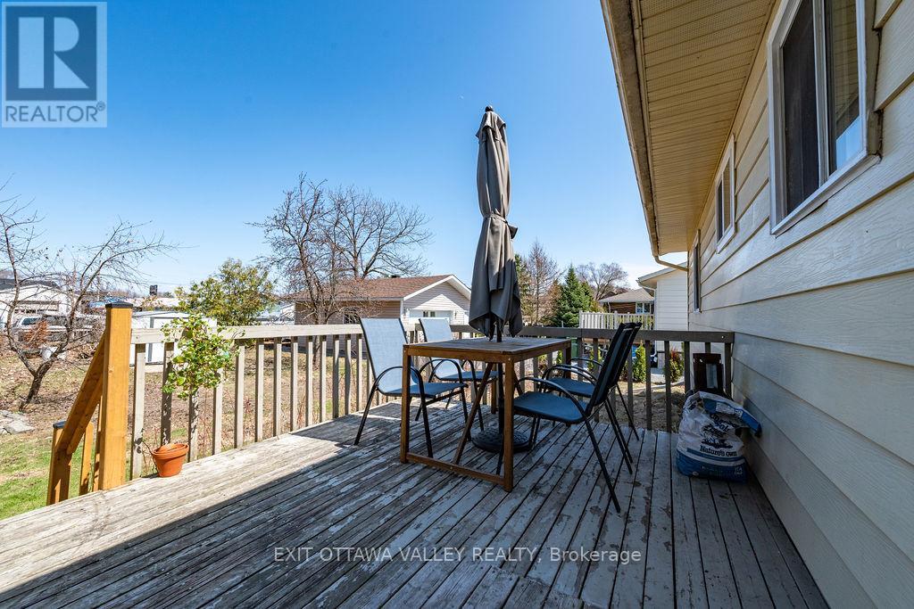 587 Alfred Street E, Pembroke, Ontario  K8A 8A2 - Photo 25 - X13041214