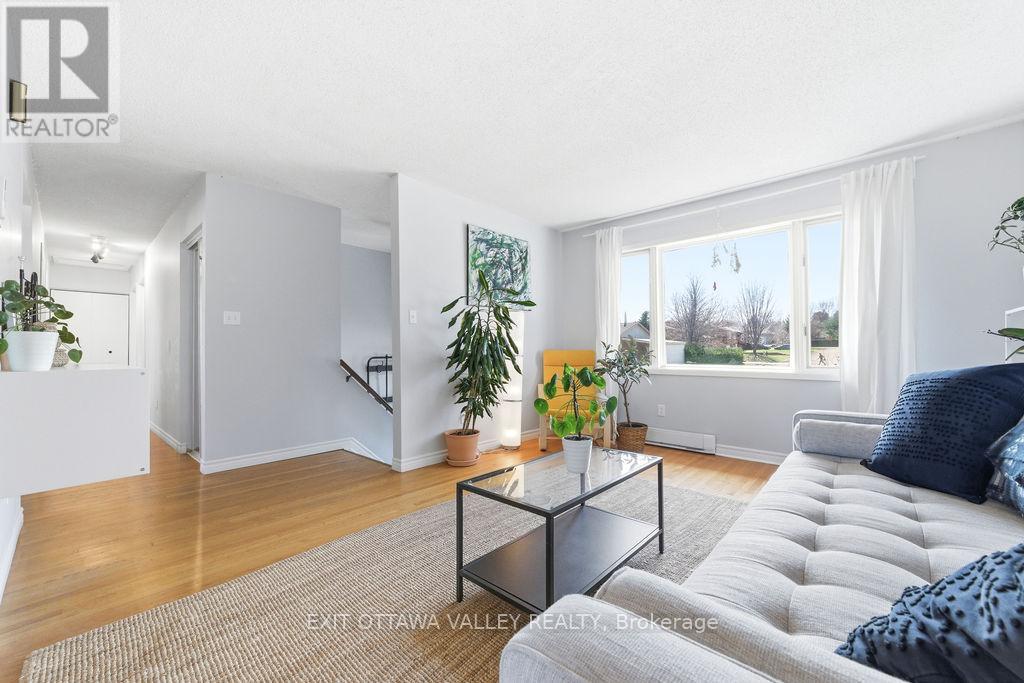 587 Alfred Street E, Pembroke, Ontario  K8A 8A2 - Photo 5 - X13041214