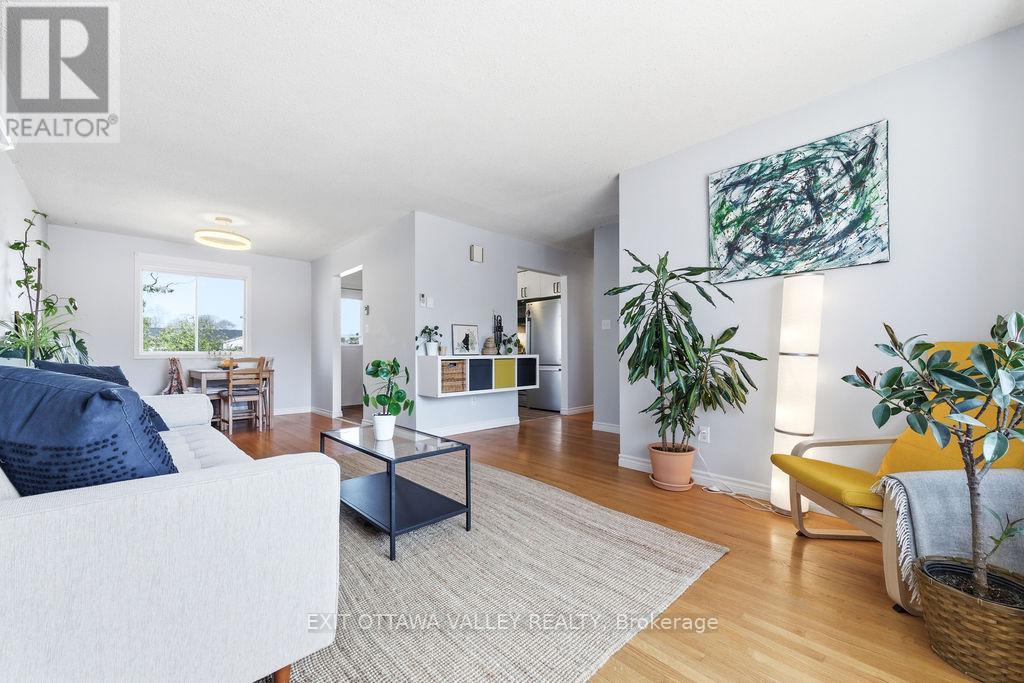 587 Alfred Street E, Pembroke, Ontario  K8A 8A2 - Photo 6 - X13041214