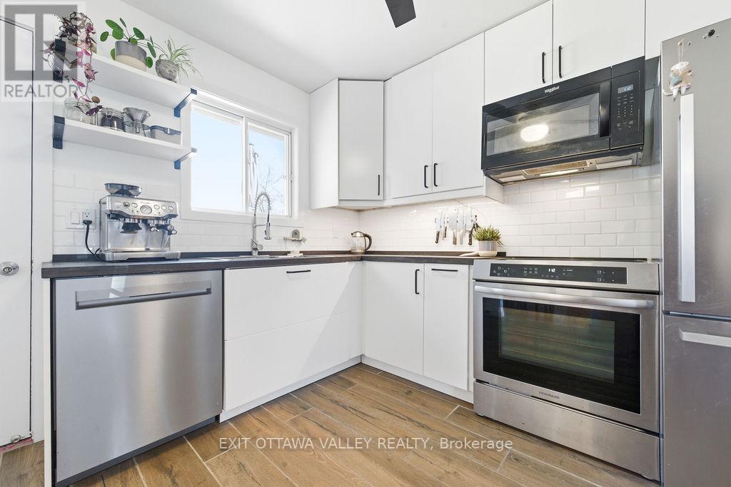 587 Alfred Street E, Pembroke, Ontario  K8A 8A2 - Photo 7 - X13041214