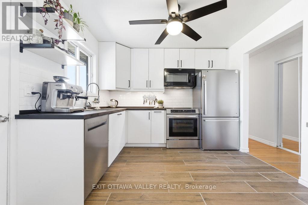 587 Alfred Street E, Pembroke, Ontario  K8A 8A2 - Photo 8 - X13041214