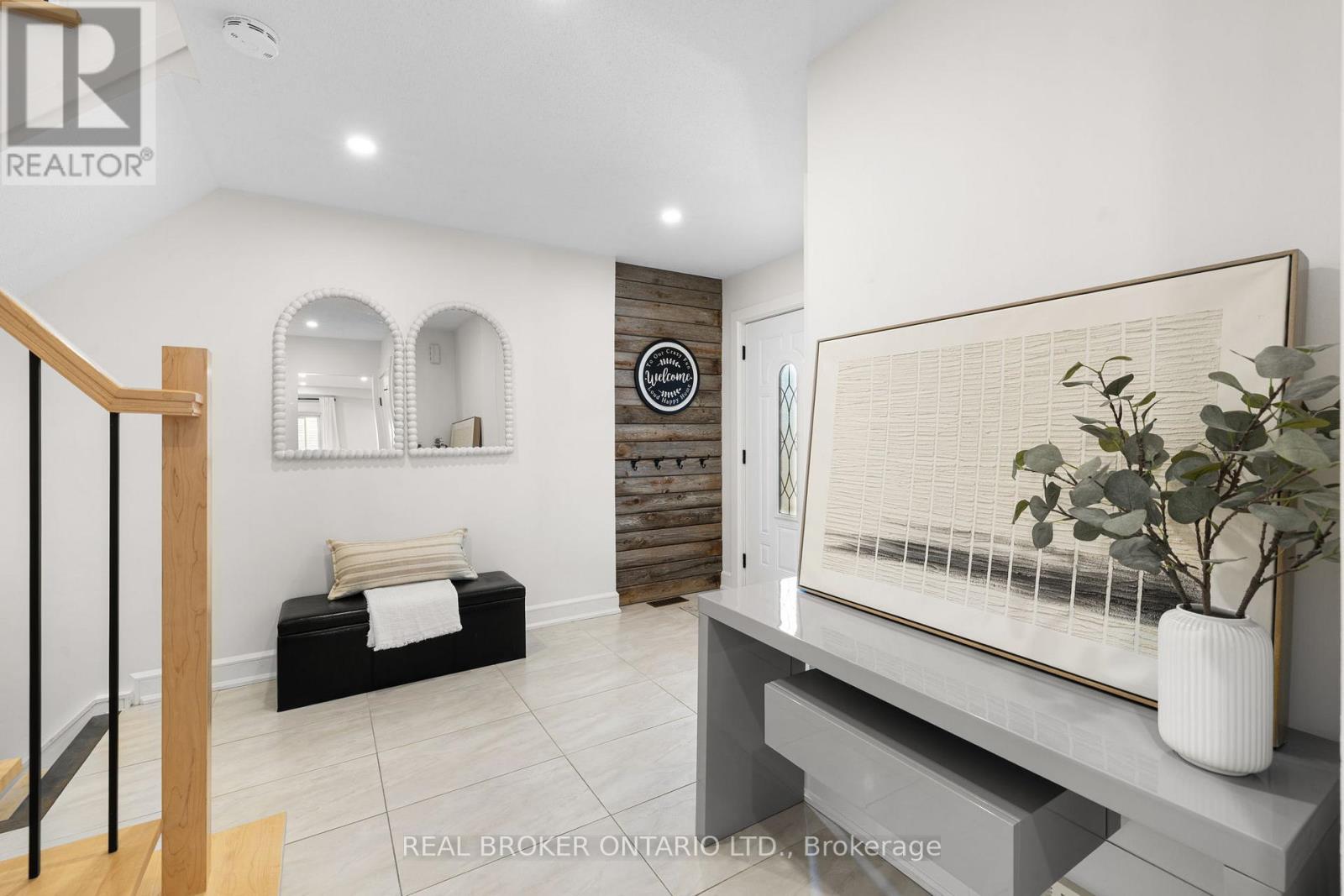 2058 Wildflower Drive, Ottawa, Ontario  K1E 3R3 - Photo 4 - X13041478