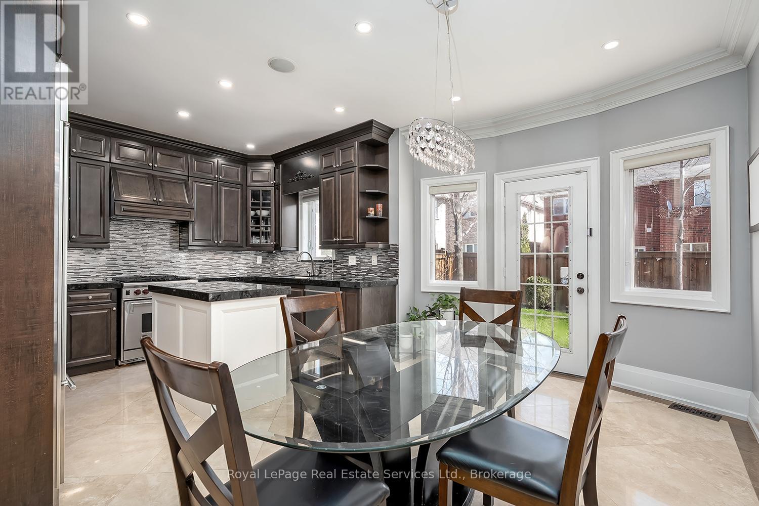 5447 Freshwater Drive, Mississauga, Ontario  L5M 0J8 - Photo 13 - W13041548