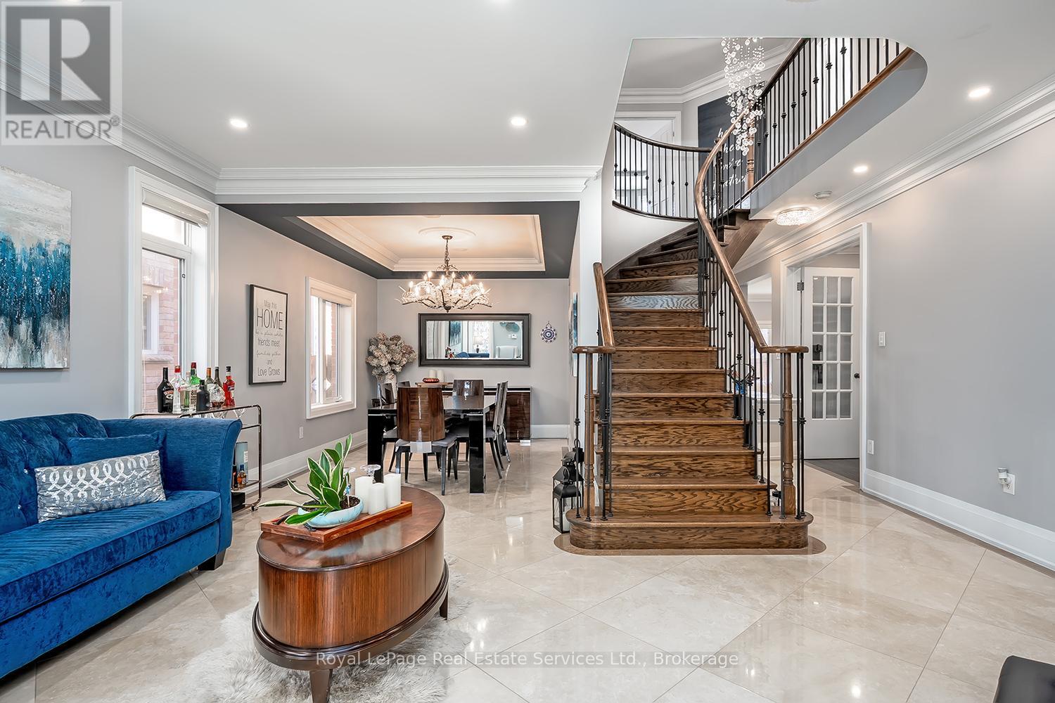 5447 Freshwater Drive, Mississauga, Ontario  L5M 0J8 - Photo 4 - W13041548