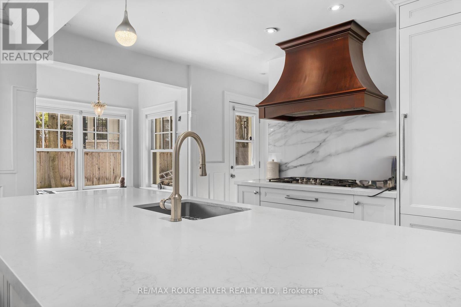 11 Donwoods Drive, Toronto, Ontario  M4N 2E9 - Photo 16 - C12904998