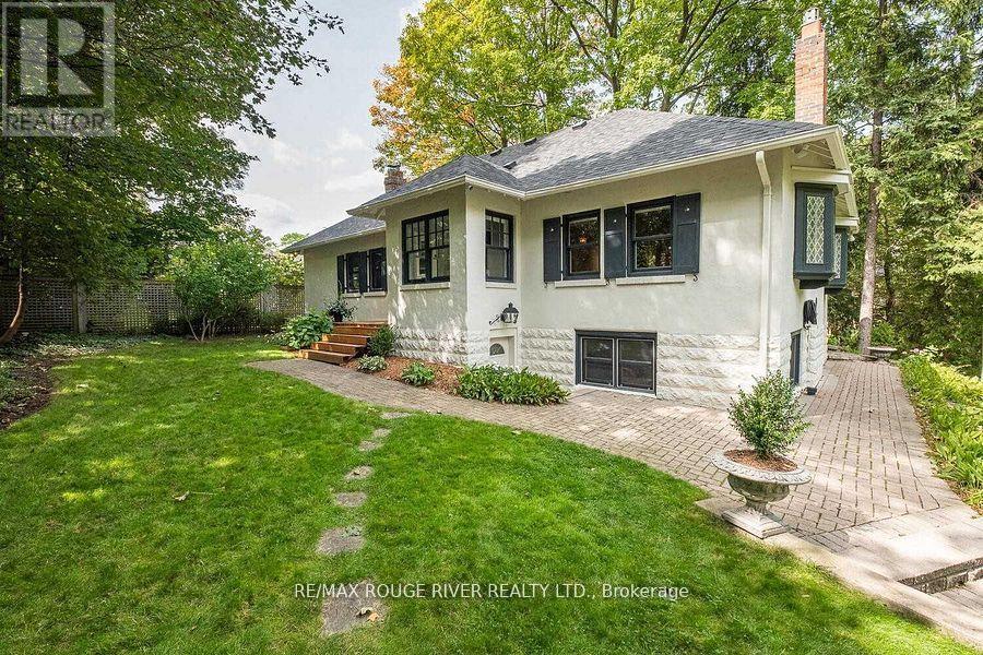 11 Donwoods Drive, Toronto, Ontario  M4N 2E9 - Photo 3 - C12904998