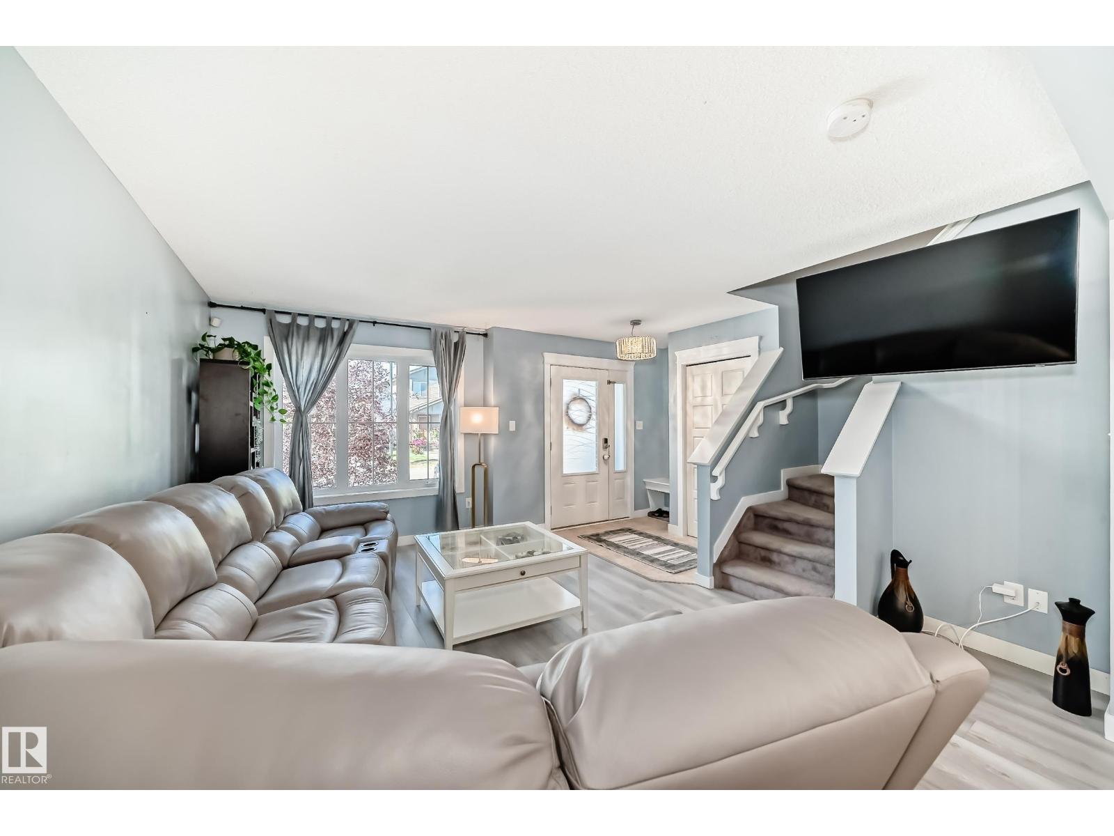 327 Desrochers Bv SW, Edmonton, Alberta  T6W 3J1 - Photo 4 - E4475353