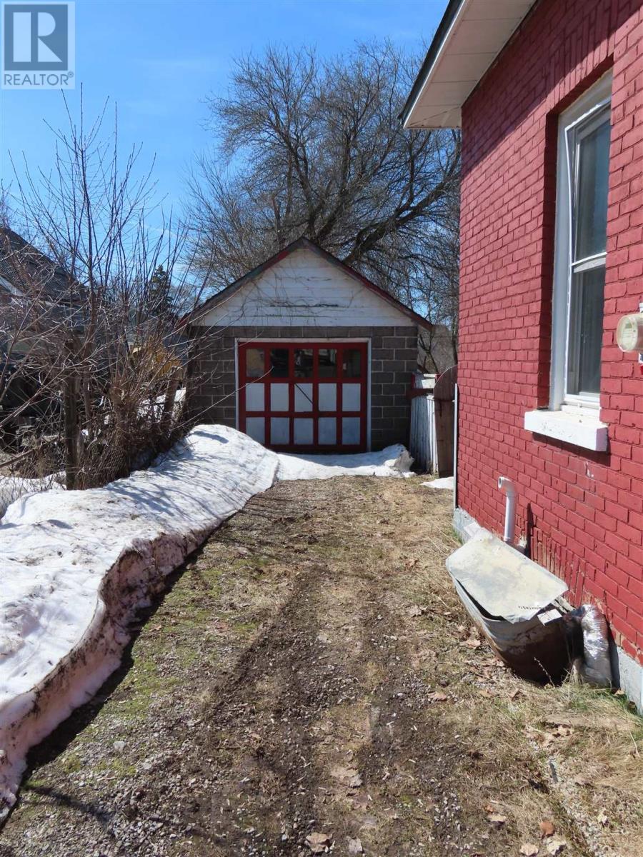 23 St Andrews Ter, Sault Ste Marie, Ontario  P6B 1B2 - Photo 16 - SM260327