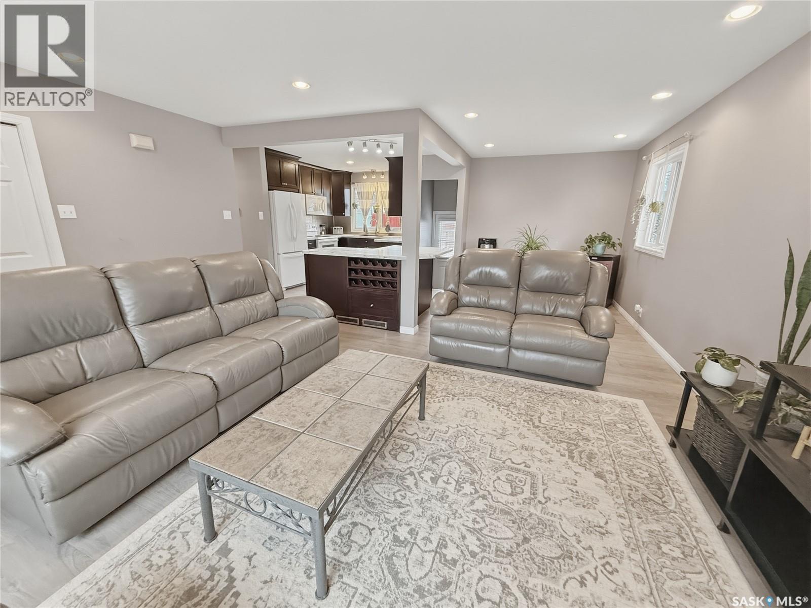 488 3rd Avenue Se, Swift Current, Saskatchewan  S9H 3K8 - Photo 10 - SK033495