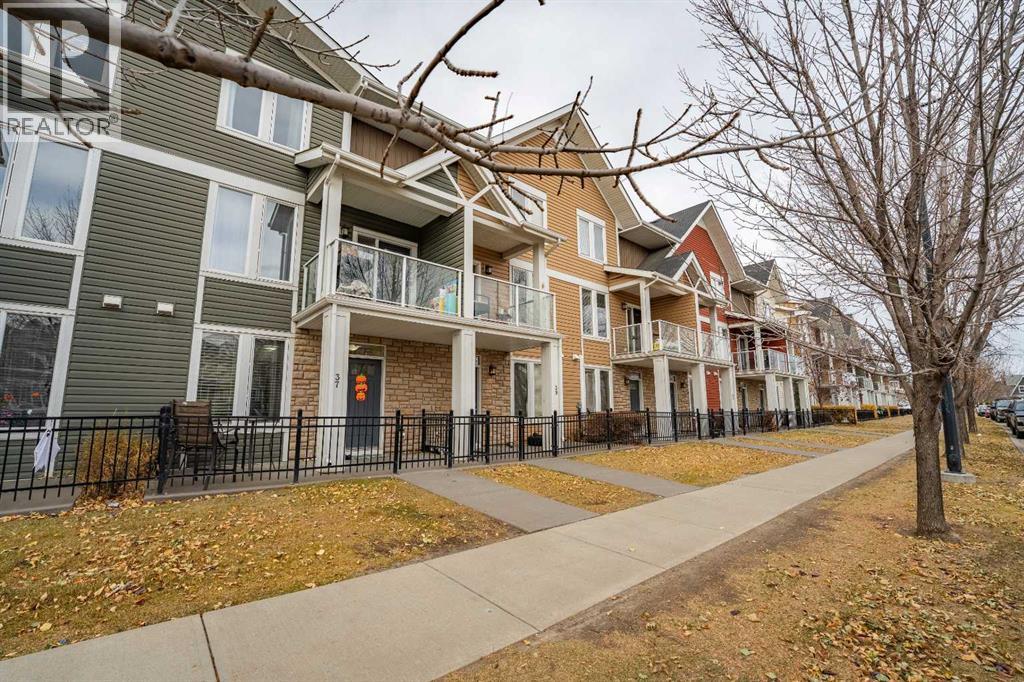 37 Auburn Bay Link Se, Calgary, Alberta  T3M 0Y5 - Photo 2 - A2267324