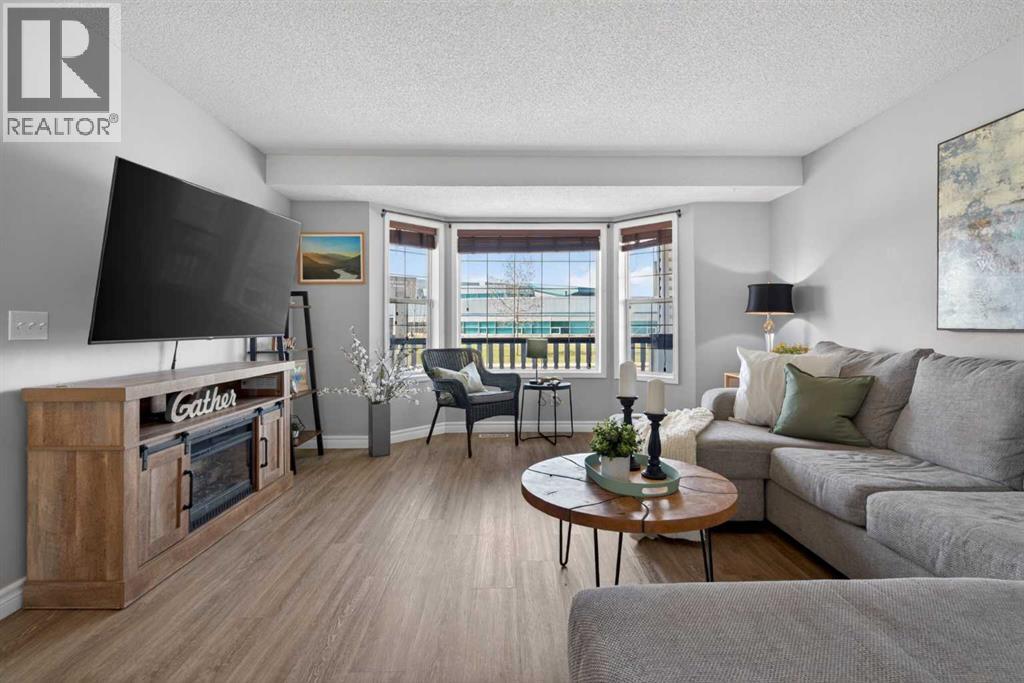 14744 Mt Mckenzie Drive Se, Calgary, Alberta  T2Z 2V1 - Photo 5 - A2303004