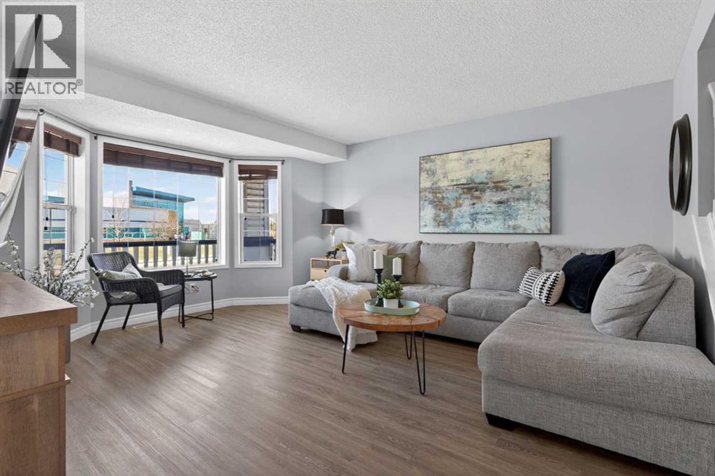 14744 Mt Mckenzie Drive Se, Calgary, Alberta  T2Z 2V1 - Photo 3 - A2303004