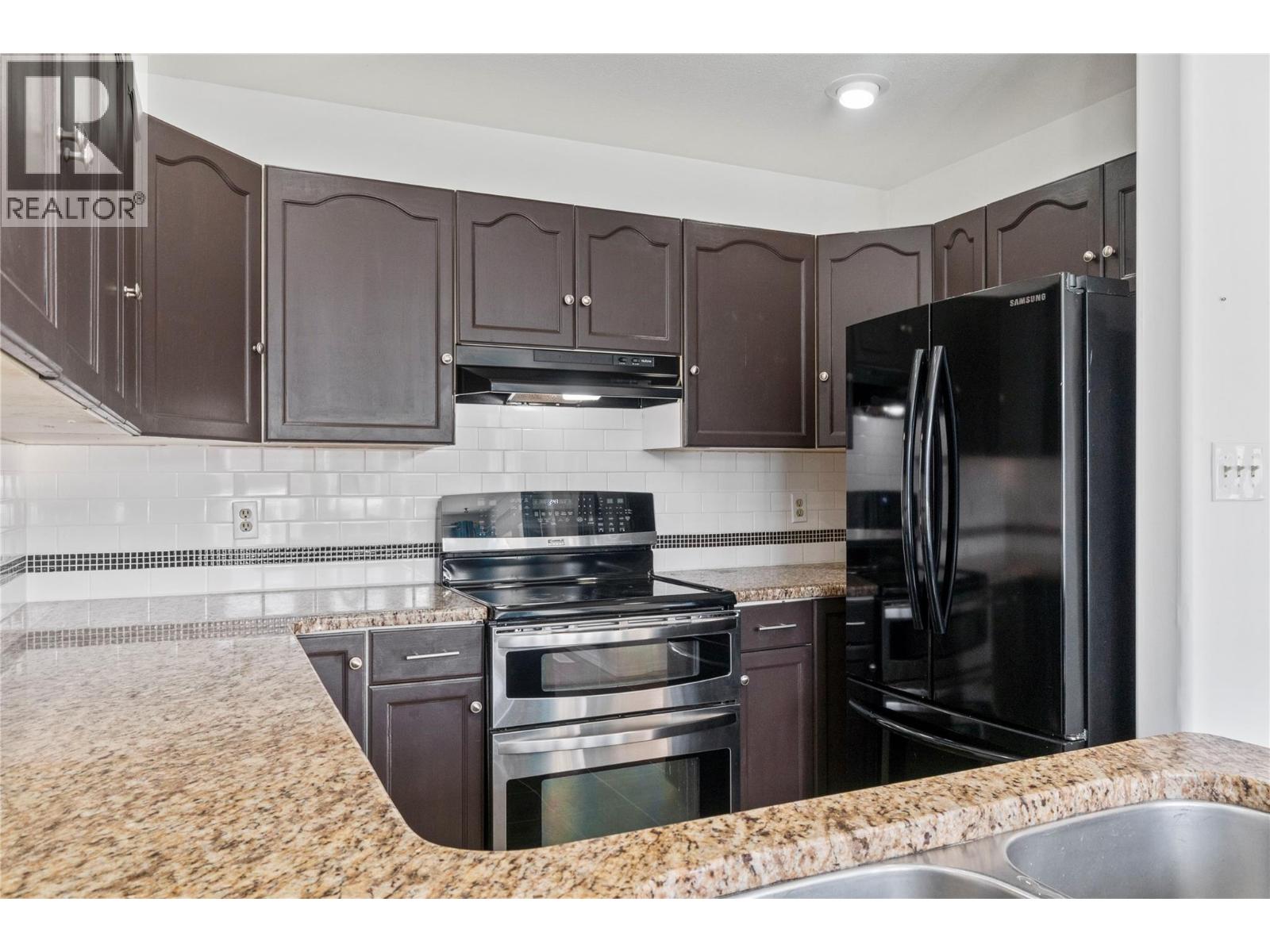 430 20 Street SE, Salmon Arm, British Columbia  V1E 1J4 - Photo 11 - 10376552