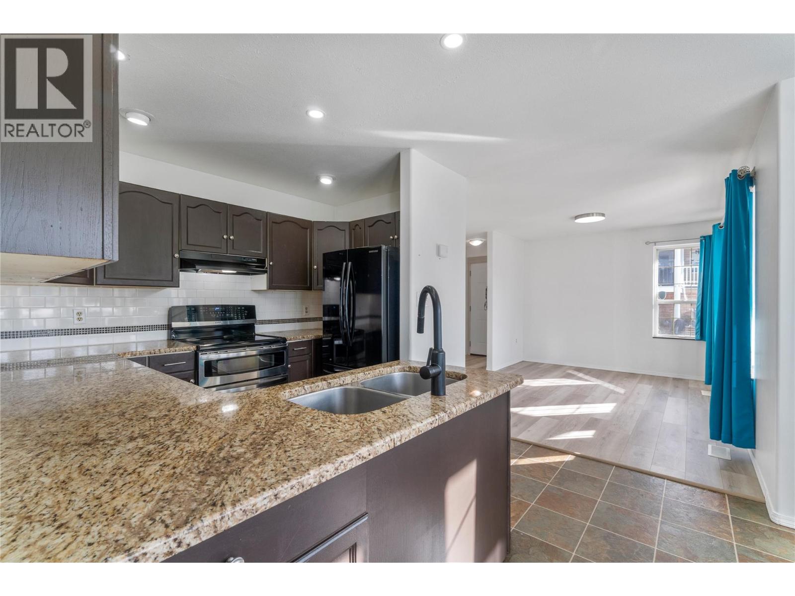 430 20 Street SE, Salmon Arm, British Columbia  V1E 1J4 - Photo 10 - 10376552