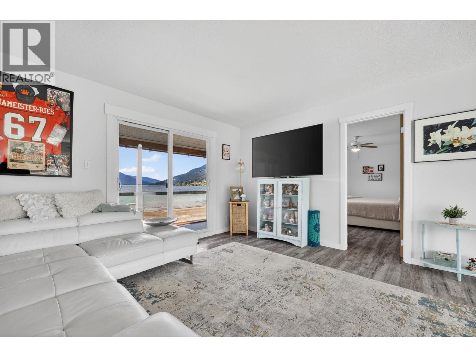 4581 75 Avenue NE, Salmon Arm, British Columbia  V0E 1K0 - Photo 33 - 10384757