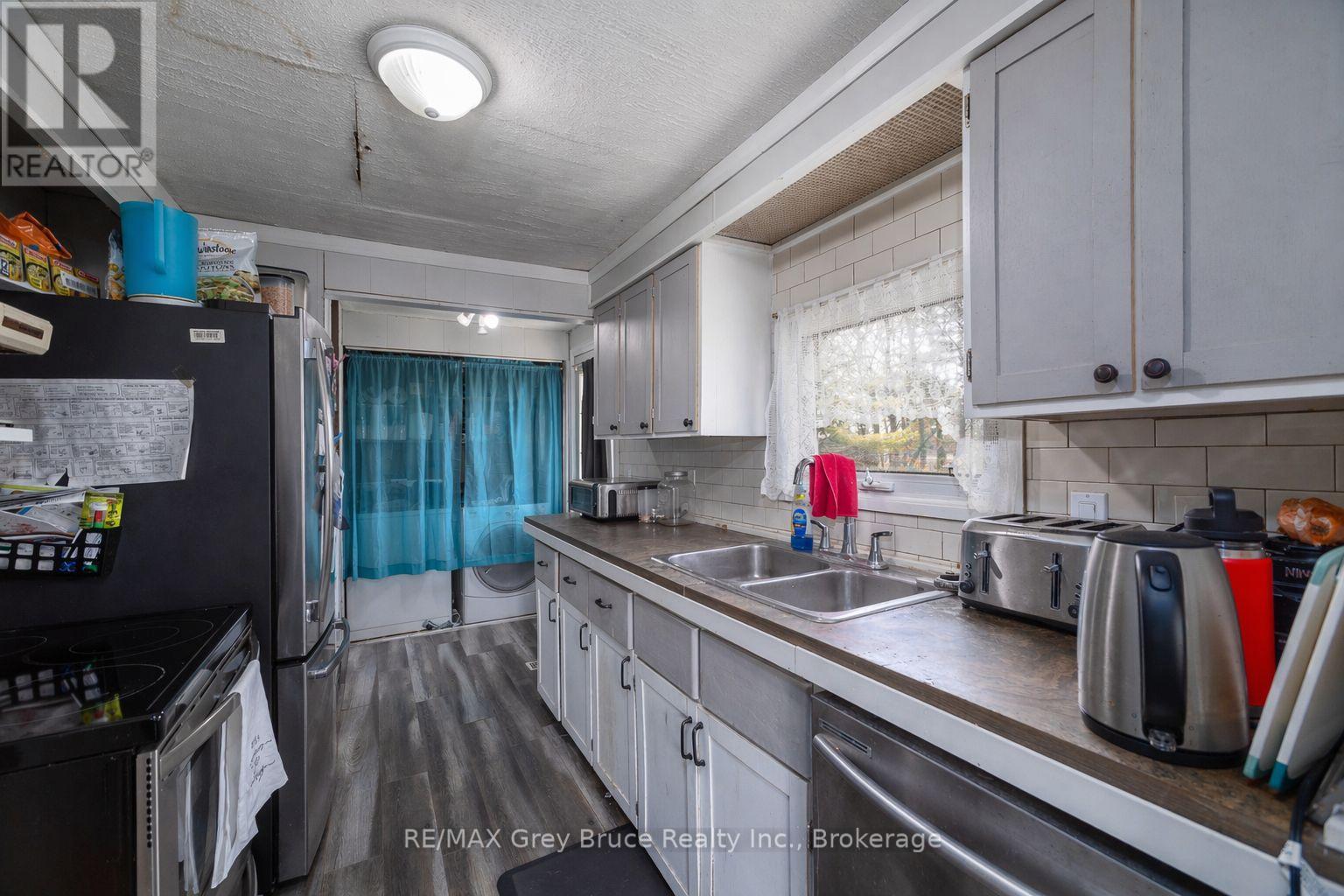 9 Hector Street, South Bruce Peninsula, Ontario  N0H 2T0 - Photo 14 - X13041550