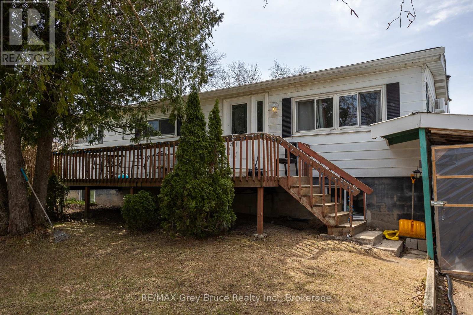 9 Hector Street, South Bruce Peninsula, Ontario  N0H 2T0 - Photo 3 - X13041550
