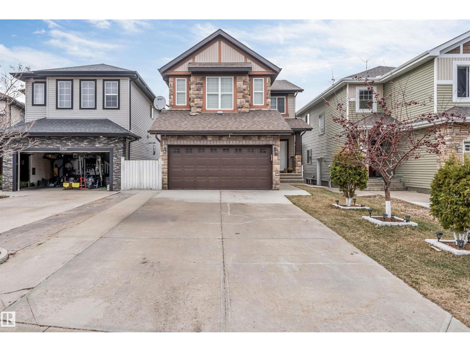 5156 2 Av Sw, Edmonton, Alberta  T6X 0R4 - Photo 1 - E4484039