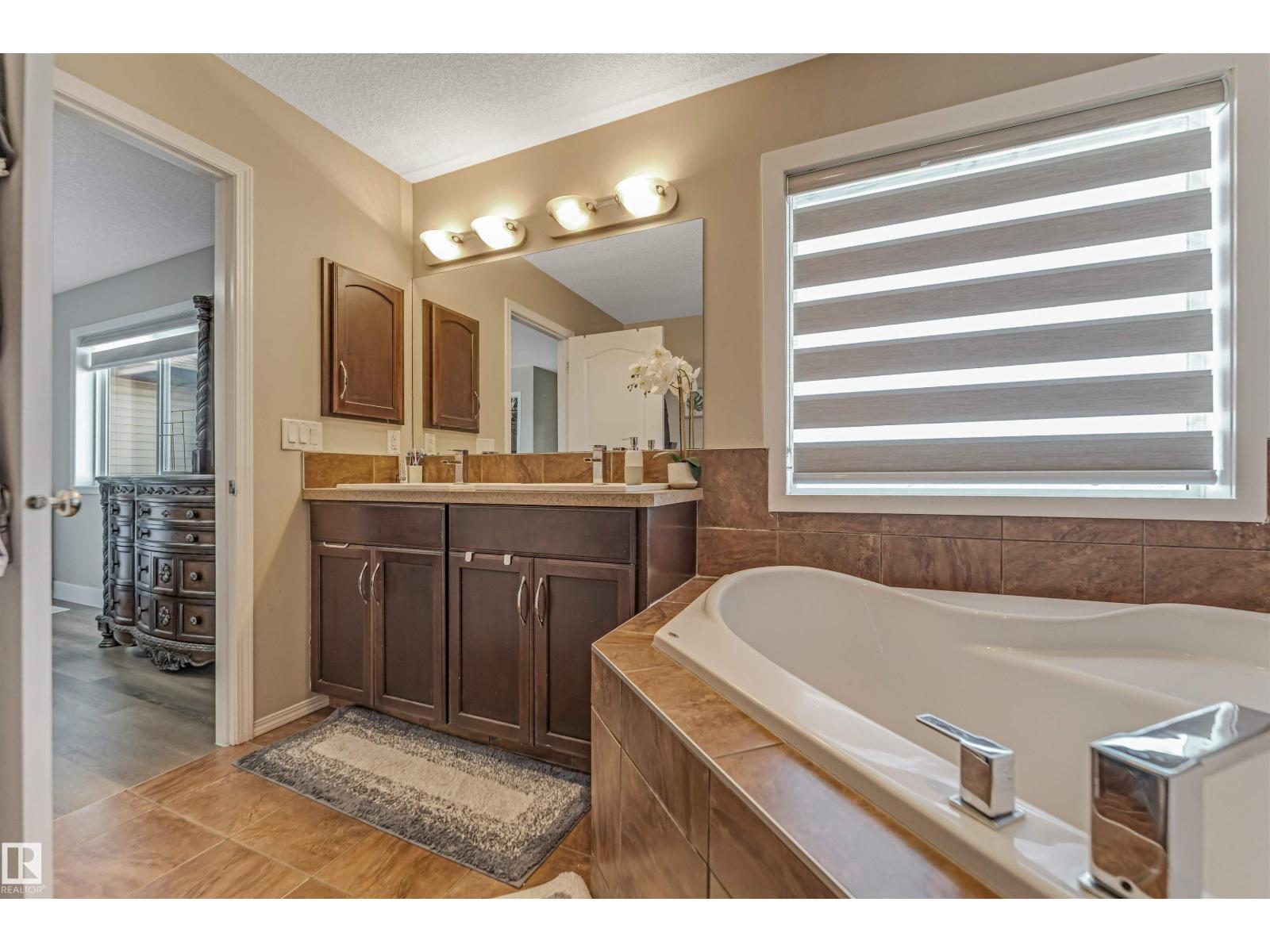 5156 2 Av Sw, Edmonton, Alberta  T6X 0R4 - Photo 35 - E4484039