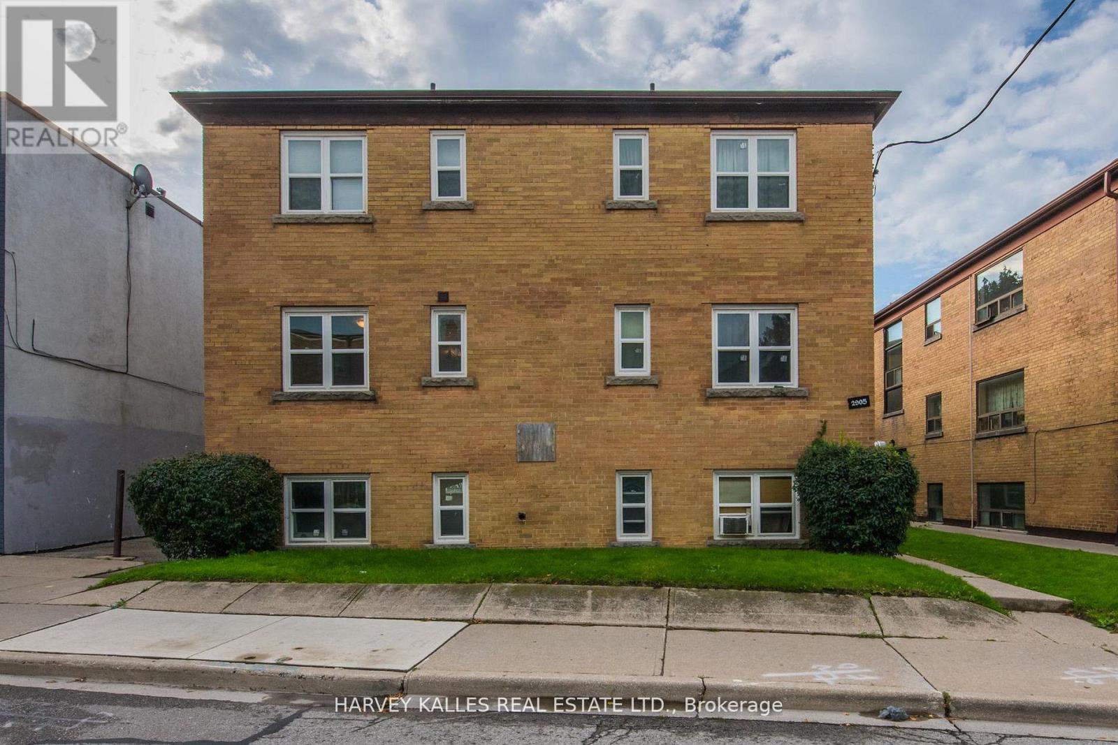 12 - 2905 St Clair Avenue E, Toronto, Ontario  M4B 1N5 - Photo 5 - E13041234