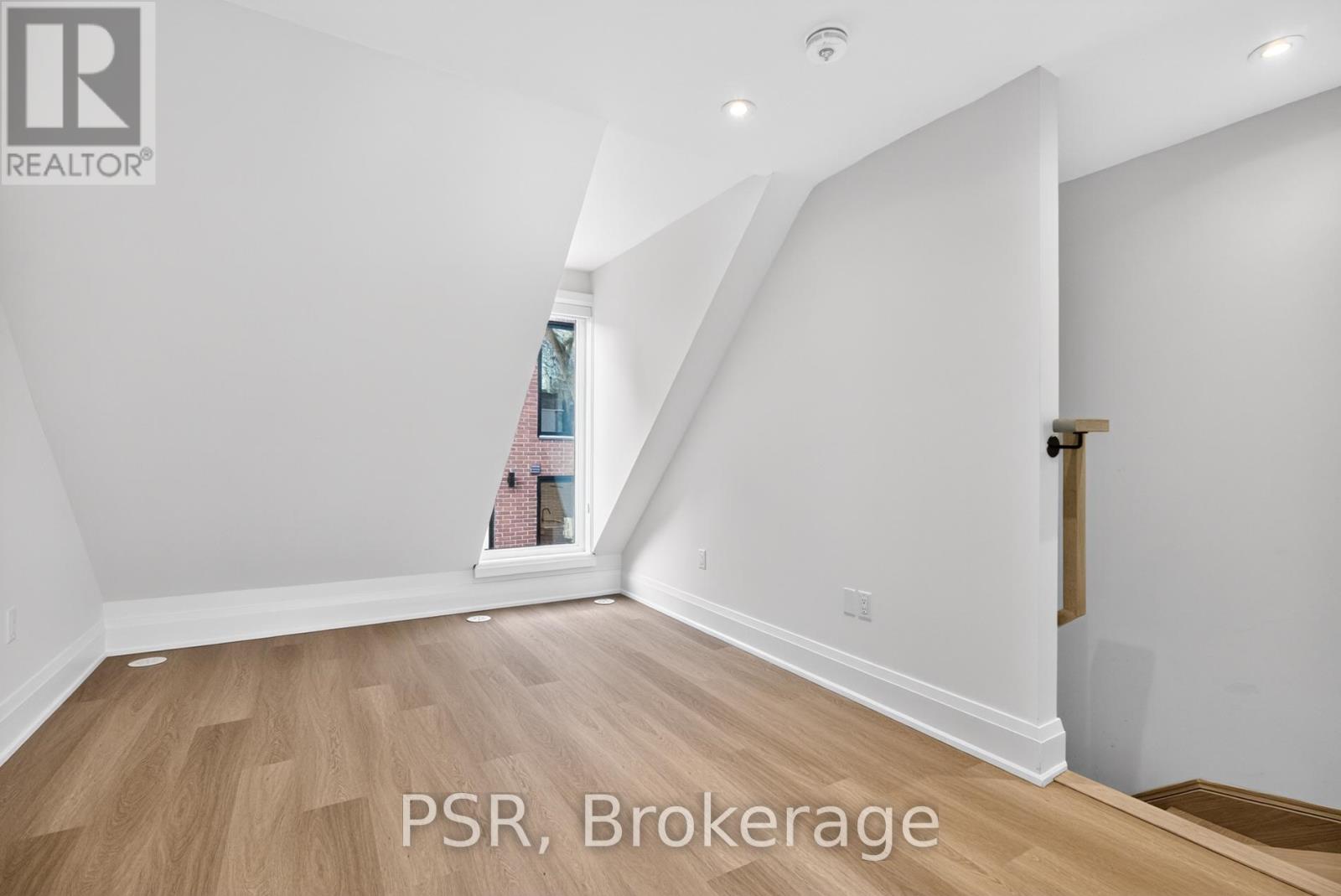 E - 55 Harriet Street, Toronto, Ontario  M4L 2G1 - Photo 10 - E13041240