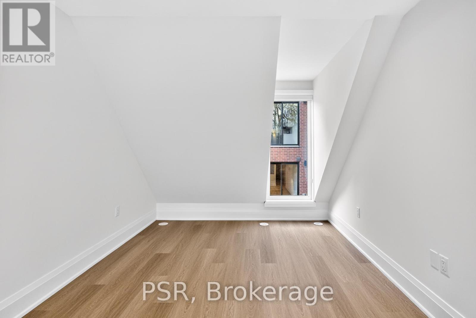 E - 55 Harriet Street, Toronto, Ontario  M4L 2G1 - Photo 11 - E13041240