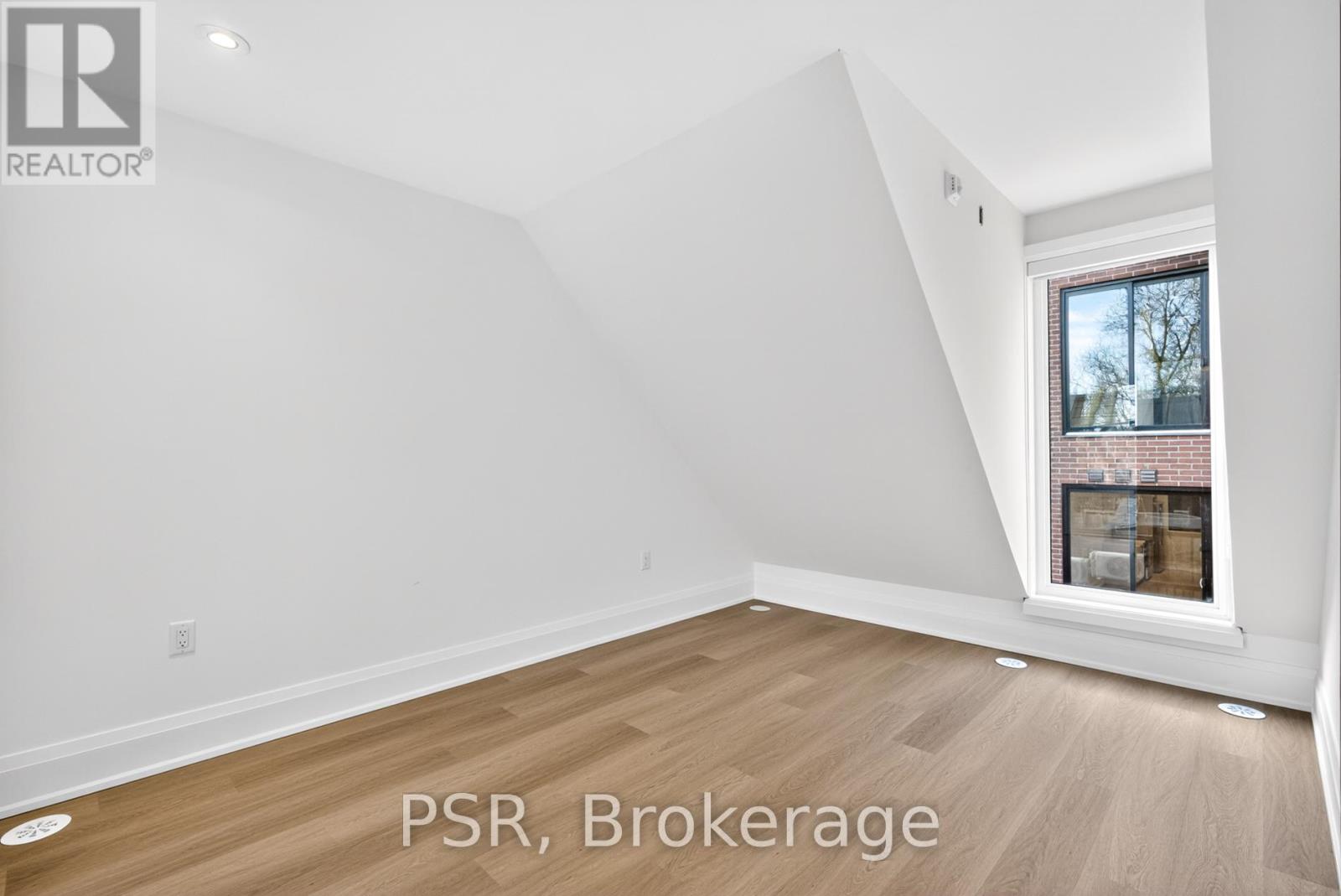 E - 55 Harriet Street, Toronto, Ontario  M4L 2G1 - Photo 12 - E13041240