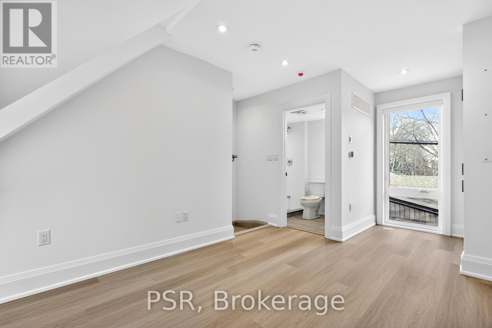 E - 55 Harriet Street, Toronto, Ontario  M4L 2G1 - Photo 14 - E13041240