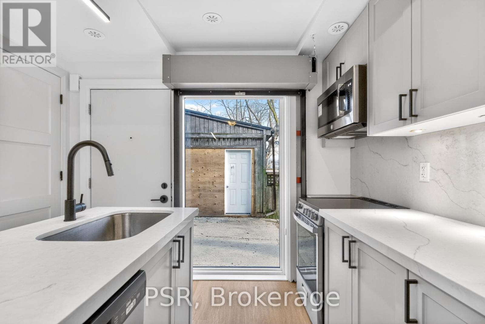 E - 55 Harriet Street, Toronto, Ontario  M4L 2G1 - Photo 5 - E13041240