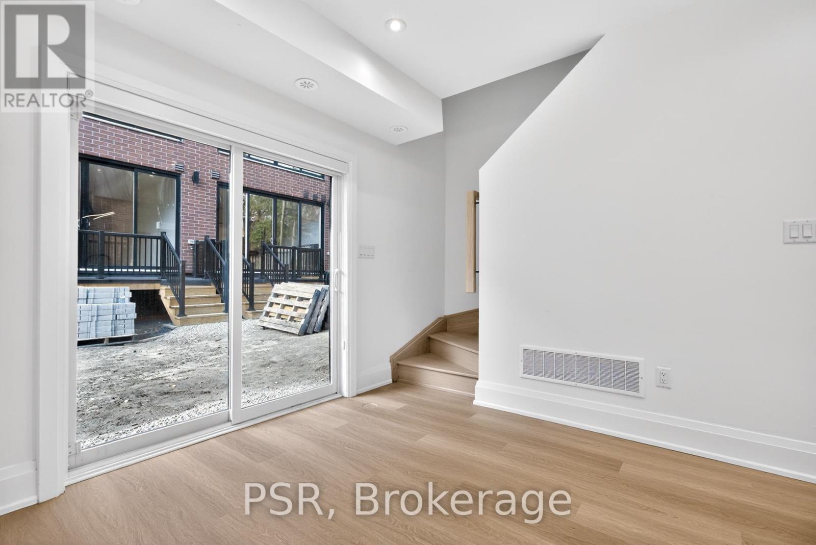 E - 55 Harriet Street, Toronto, Ontario  M4L 2G1 - Photo 9 - E13041240