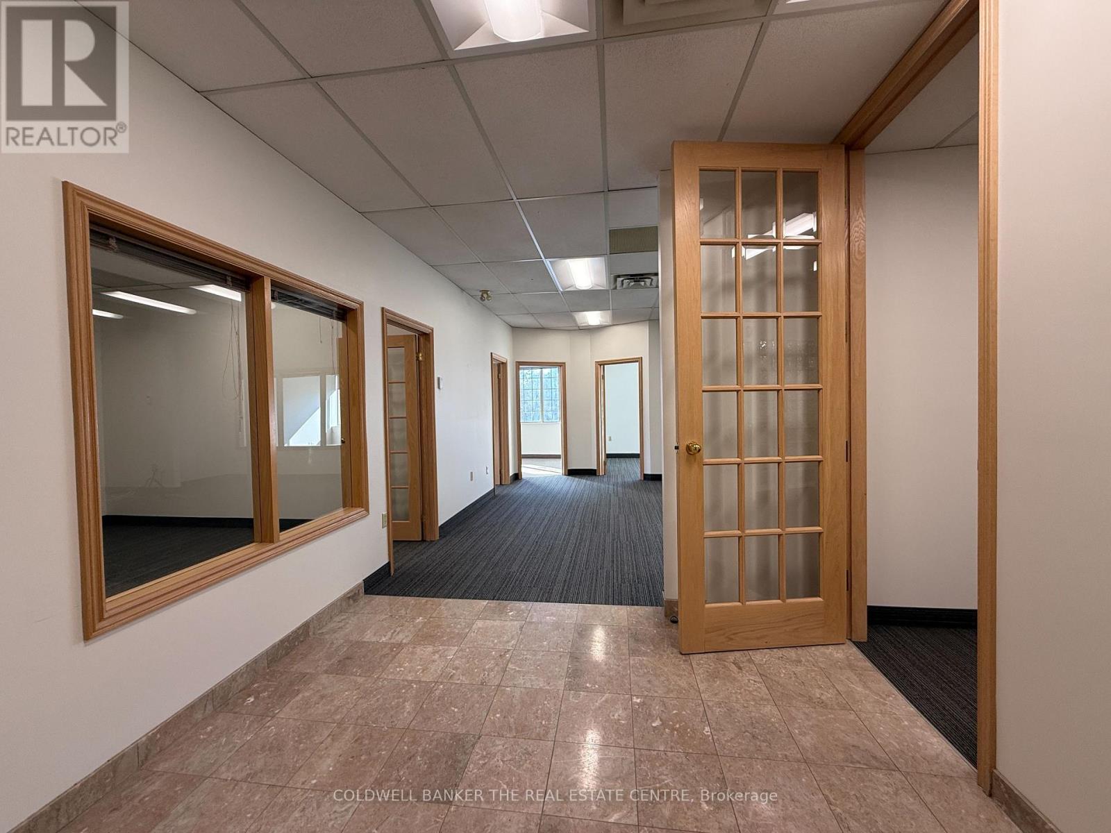 303 - 390 Davis Drive, Newmarket, Ontario  L3Y 7T8 - Photo 11 - N12984344