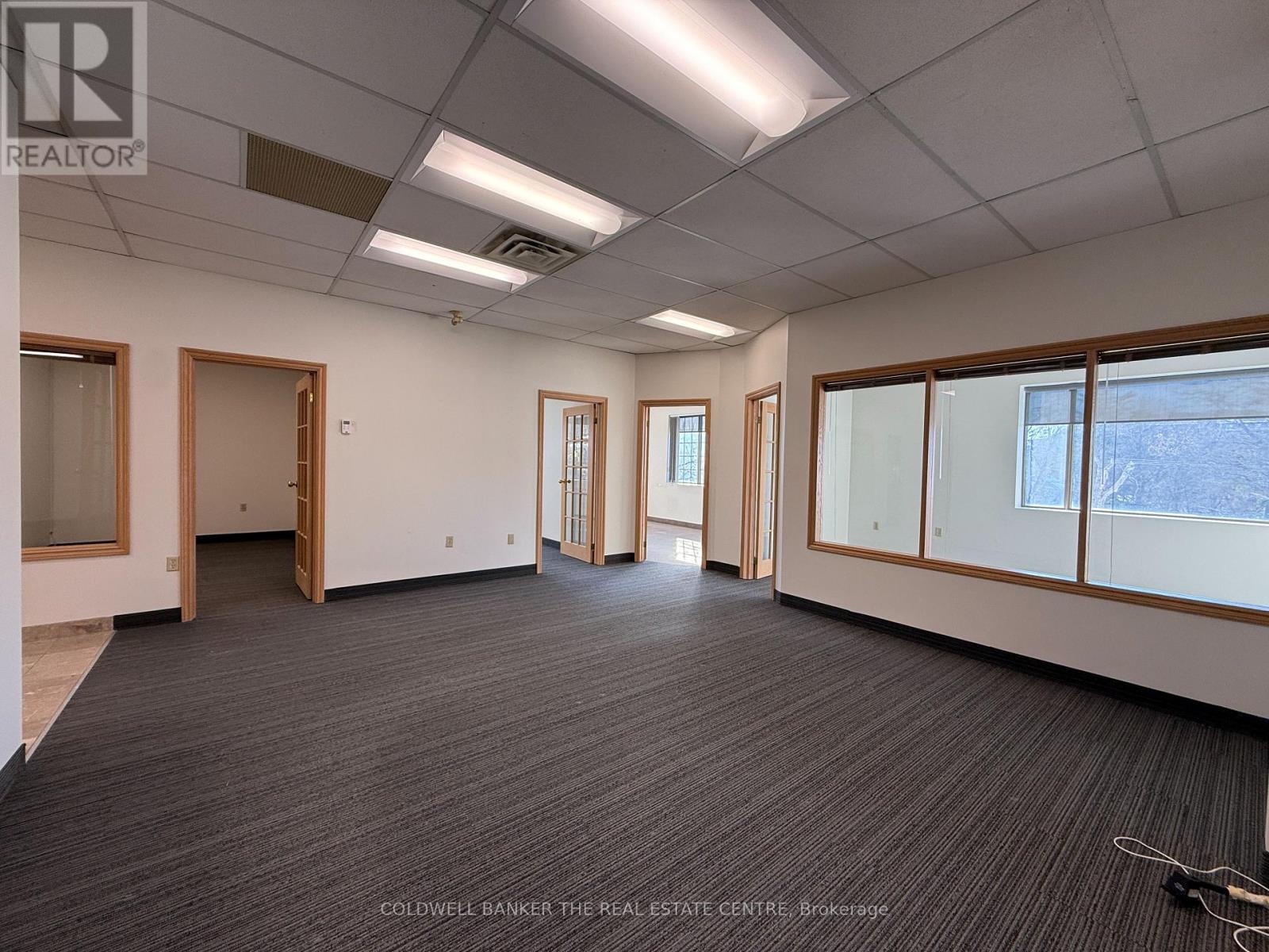 303 - 390 Davis Drive, Newmarket, Ontario  L3Y 7T8 - Photo 15 - N12984344