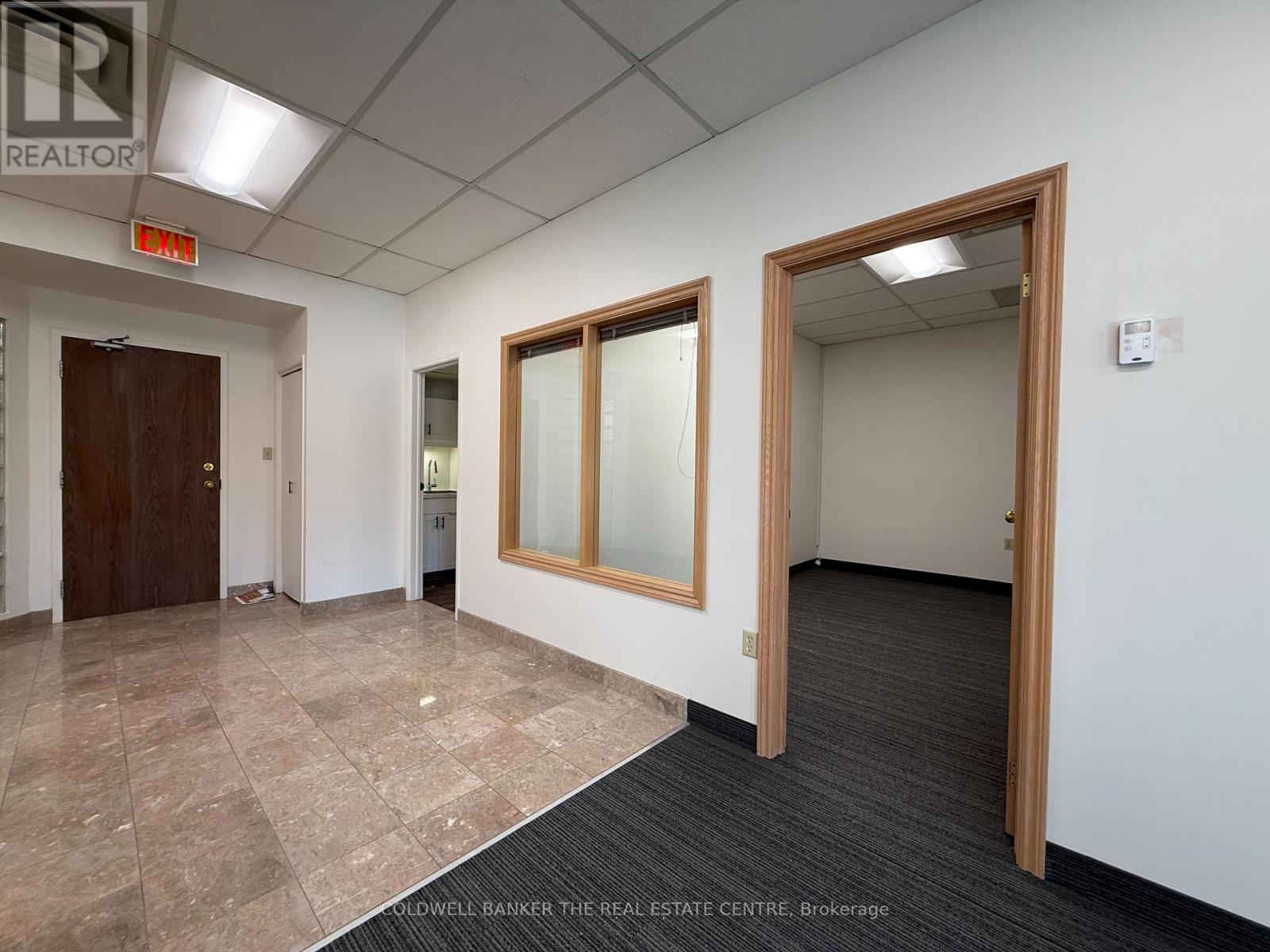 303 - 390 Davis Drive, Newmarket, Ontario  L3Y 7T8 - Photo 12 - N12984344