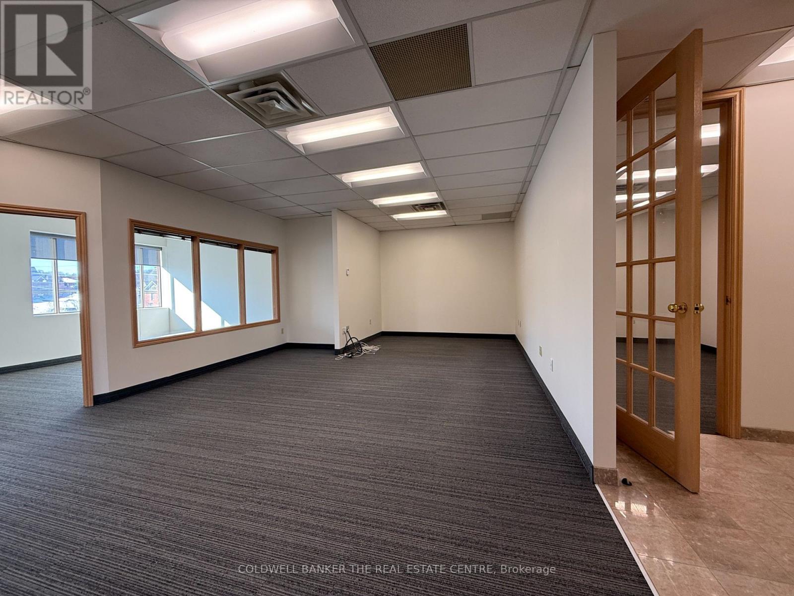 303 - 390 Davis Drive, Newmarket, Ontario  L3Y 7T8 - Photo 14 - N12984344