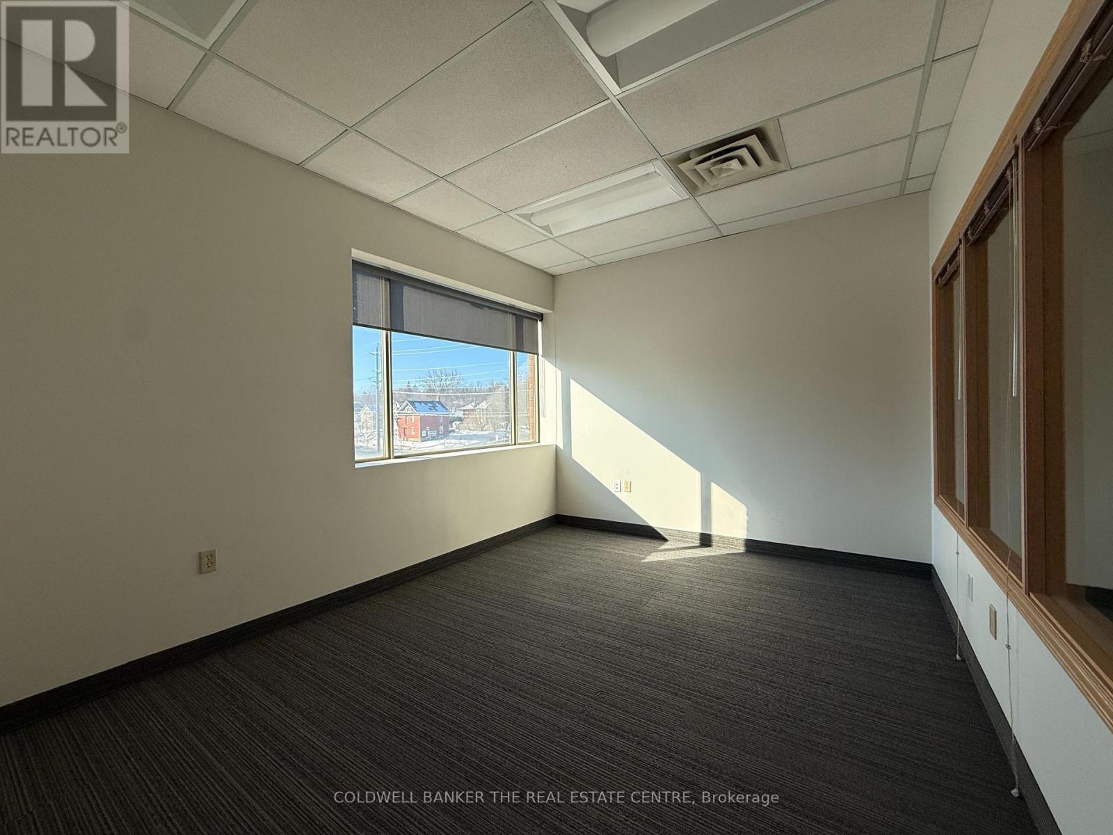 303 - 390 Davis Drive, Newmarket, Ontario  L3Y 7T8 - Photo 20 - N12984344