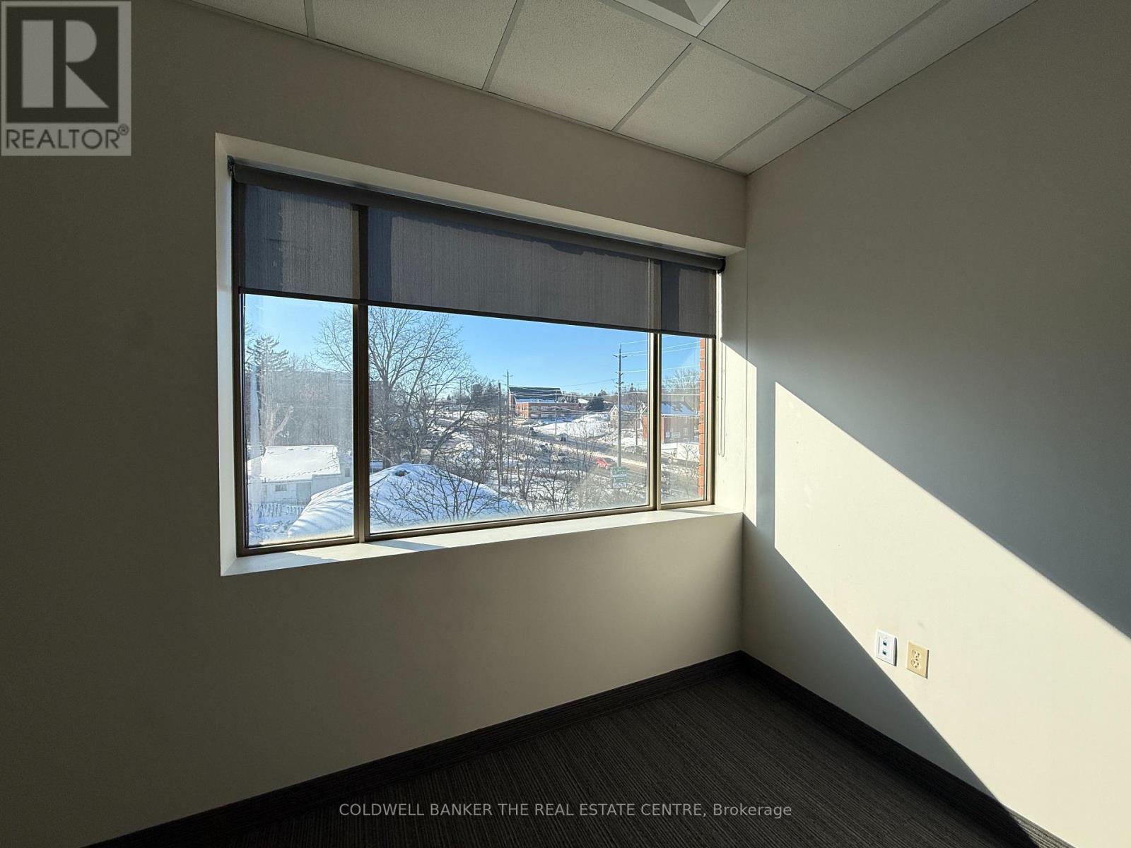 303 - 390 Davis Drive, Newmarket, Ontario  L3Y 7T8 - Photo 21 - N12984344