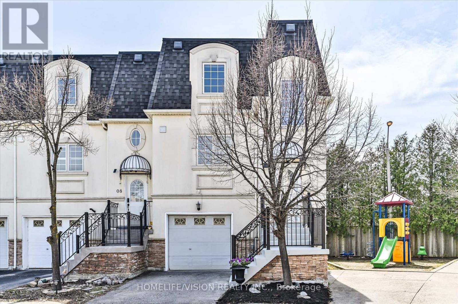 Property Listing: 7 - 215 16th Avenue, Richmond Hill (Langstaff), Ontario