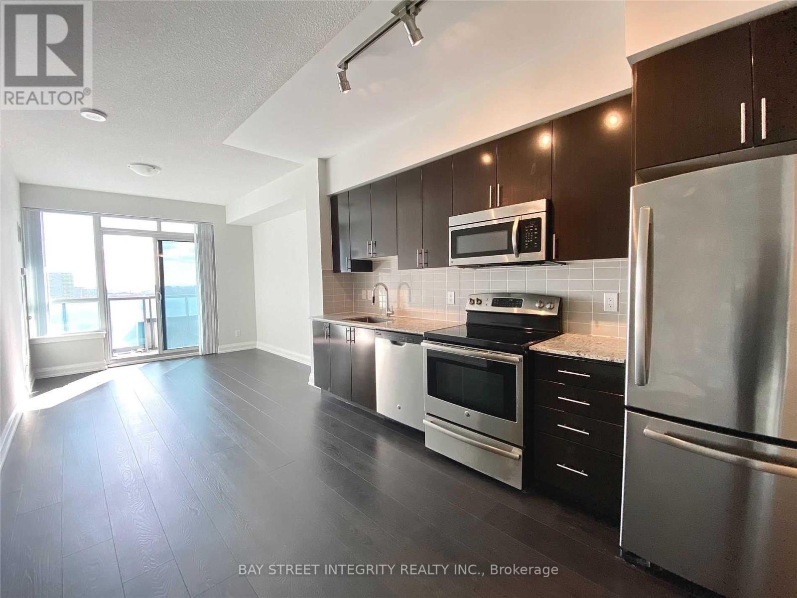 2010 - 7171 Yonge Street, Markham, Ontario  L3T 0C5 - Photo 5 - N13041236