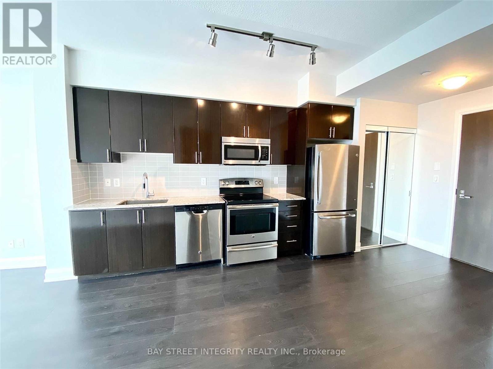 2010 - 7171 Yonge Street, Markham, Ontario  L3T 0C5 - Photo 6 - N13041236