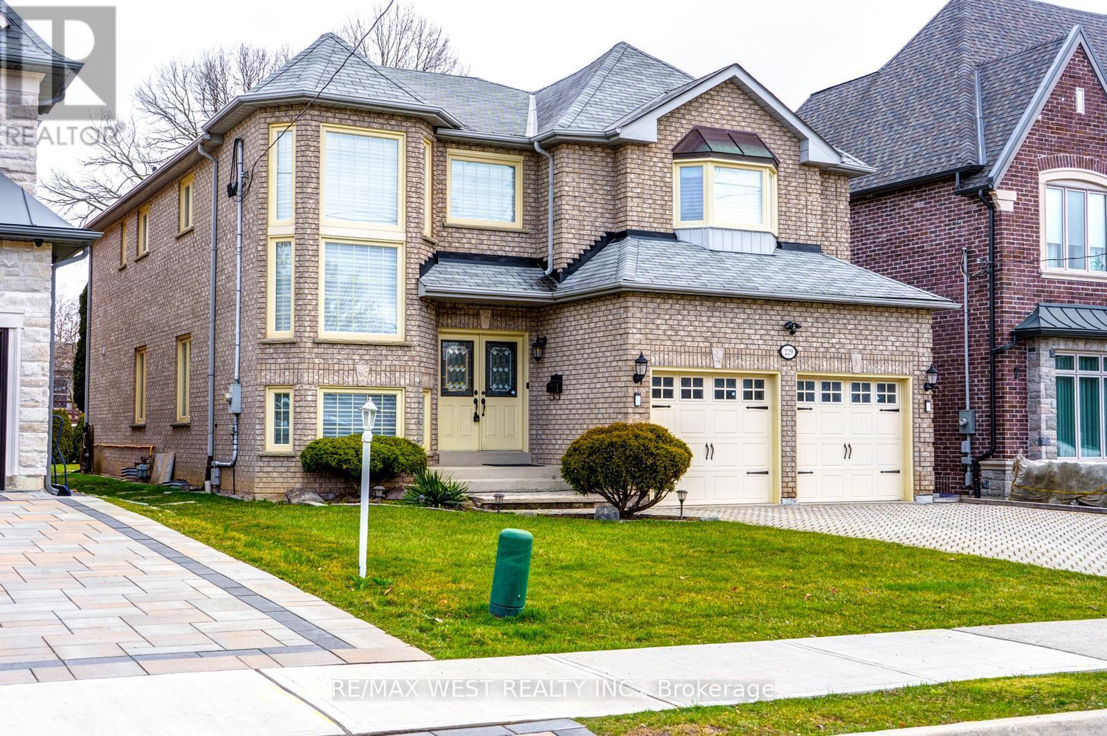 229 BAKER AVENUE, Richmond Hill, Ontario